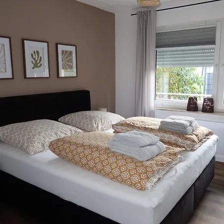 Διαμέρισμα Frisch Renoviertes, Modernes 2zi Mit Balkon, Boxspringbett In Kliniknaehe!