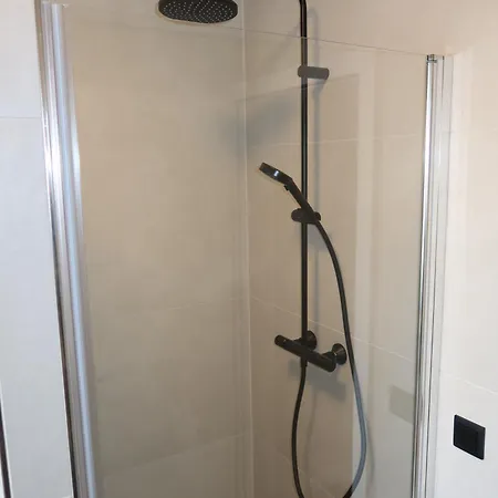 Frisch Renoviertes, Modernes 2zi Mit Balkon, Boxspringbett In Kliniknaehe! * Bad Oeynhausen