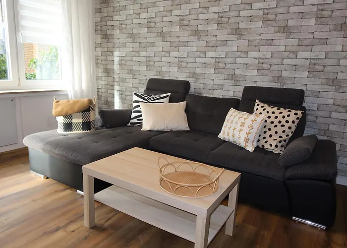 Frisch Renoviertes, Modernes 2zi Mit Balkon, Boxspringbett In Kliniknaehe!