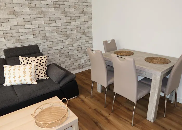 Frisch Renoviertes, Modernes 2zi Mit Balkon, Boxspringbett In Kliniknaehe! Apartment Bad Oeynhausen