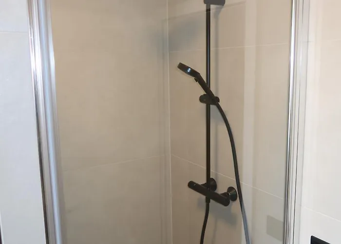 Frisch Renoviertes, Modernes 2zi Mit Balkon, Boxspringbett In Kliniknaehe! * Bad Oeynhausen