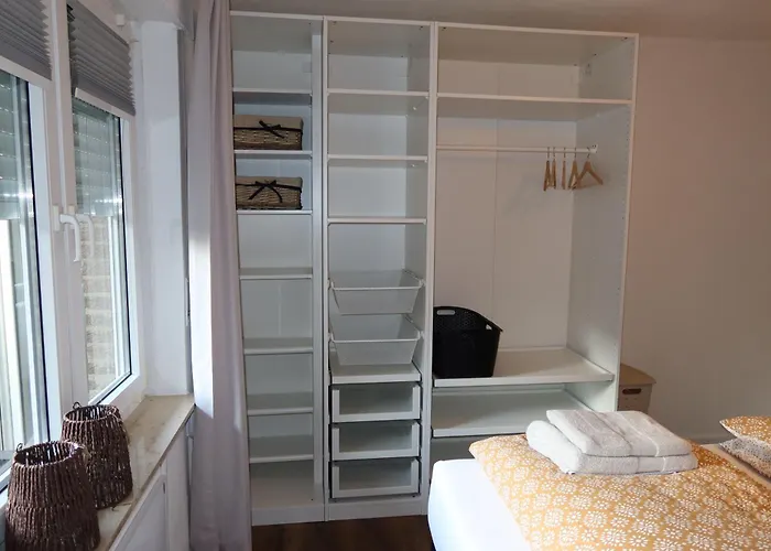 Frisch Renoviertes, Modernes 2zi Mit Balkon, Boxspringbett In Kliniknaehe! *